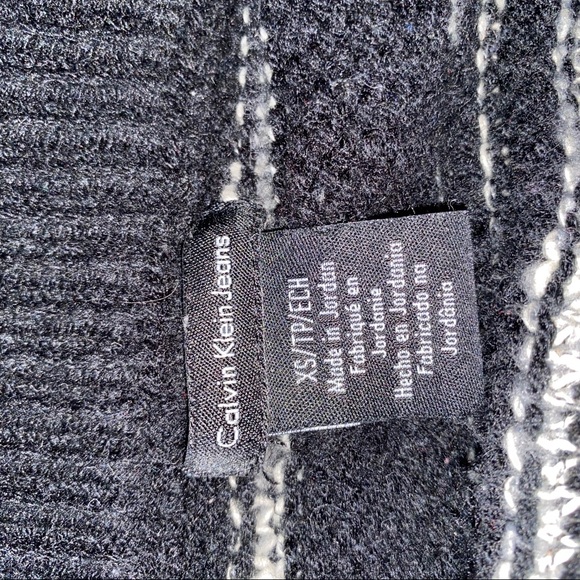 Calvin Klein sweater - Picture 4 of 4